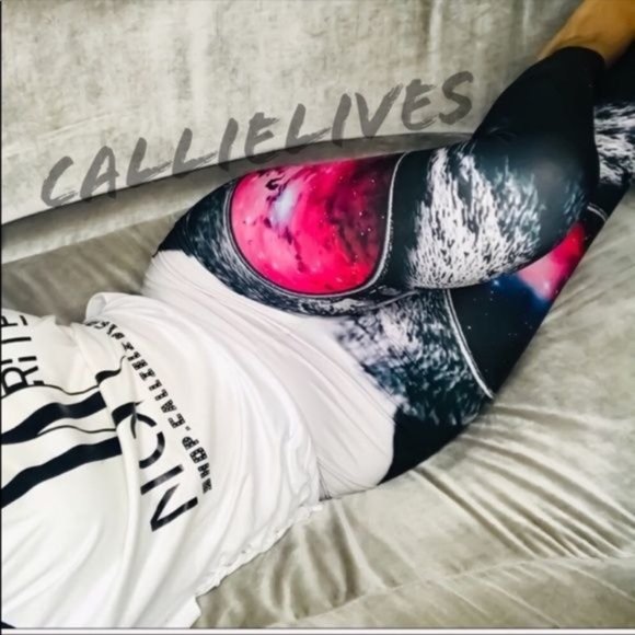 LAST PAIR ALERT 🚨 Stasia Cat Eye Galaxy: Round Glasses 3D Graphic Leggings O/S - Picture 9 of 11